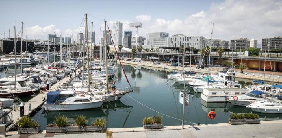 Cozy yacht lodge in Barcelona Sant Adria de Besos Exterior foto