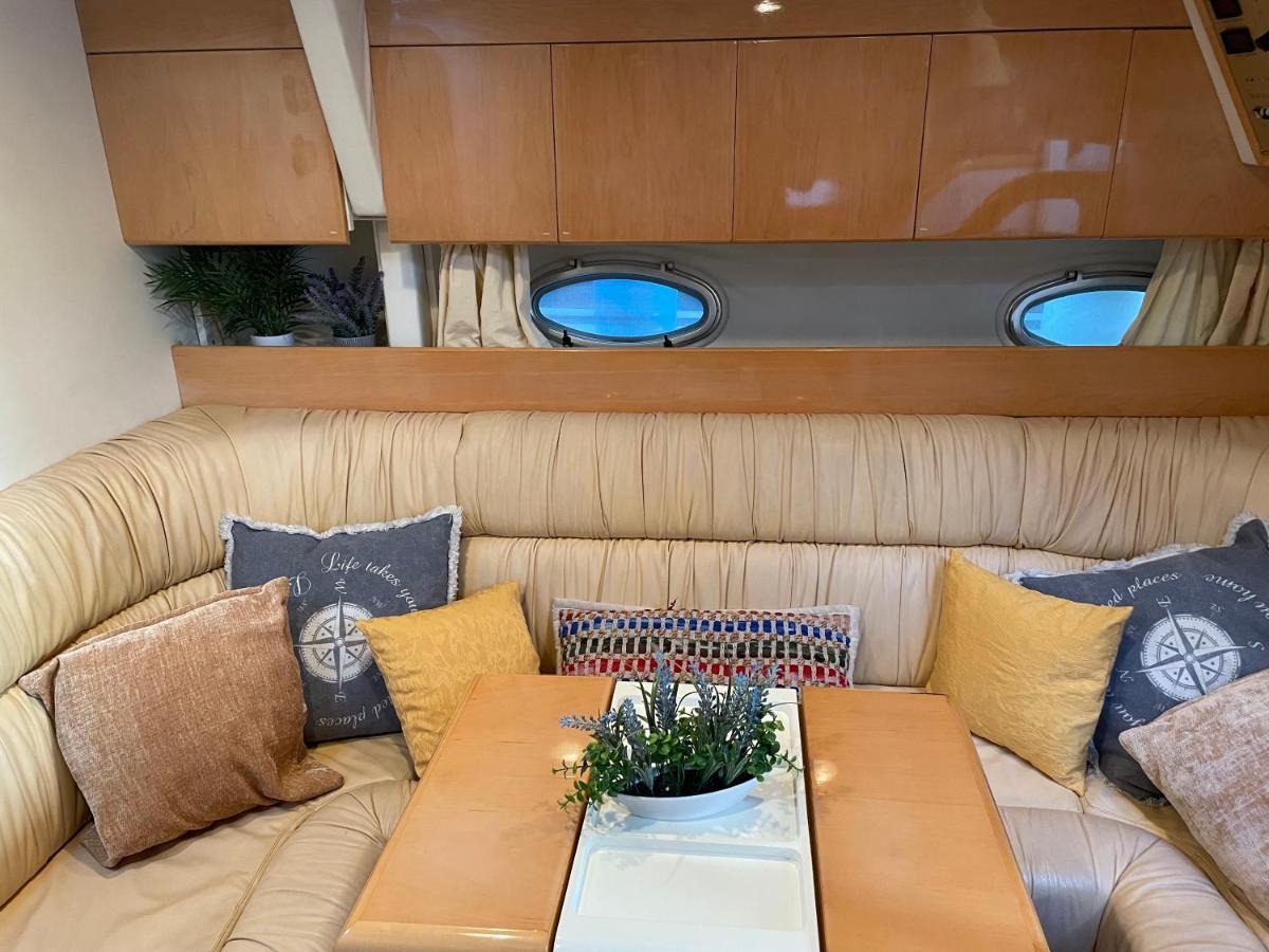 Cozy yacht lodge in Barcelona Sant Adria de Besos Exterior foto